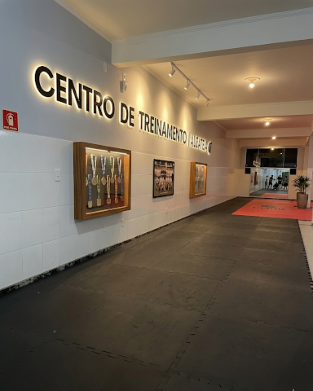 Entrada do Centro de Treinamento Alcateia